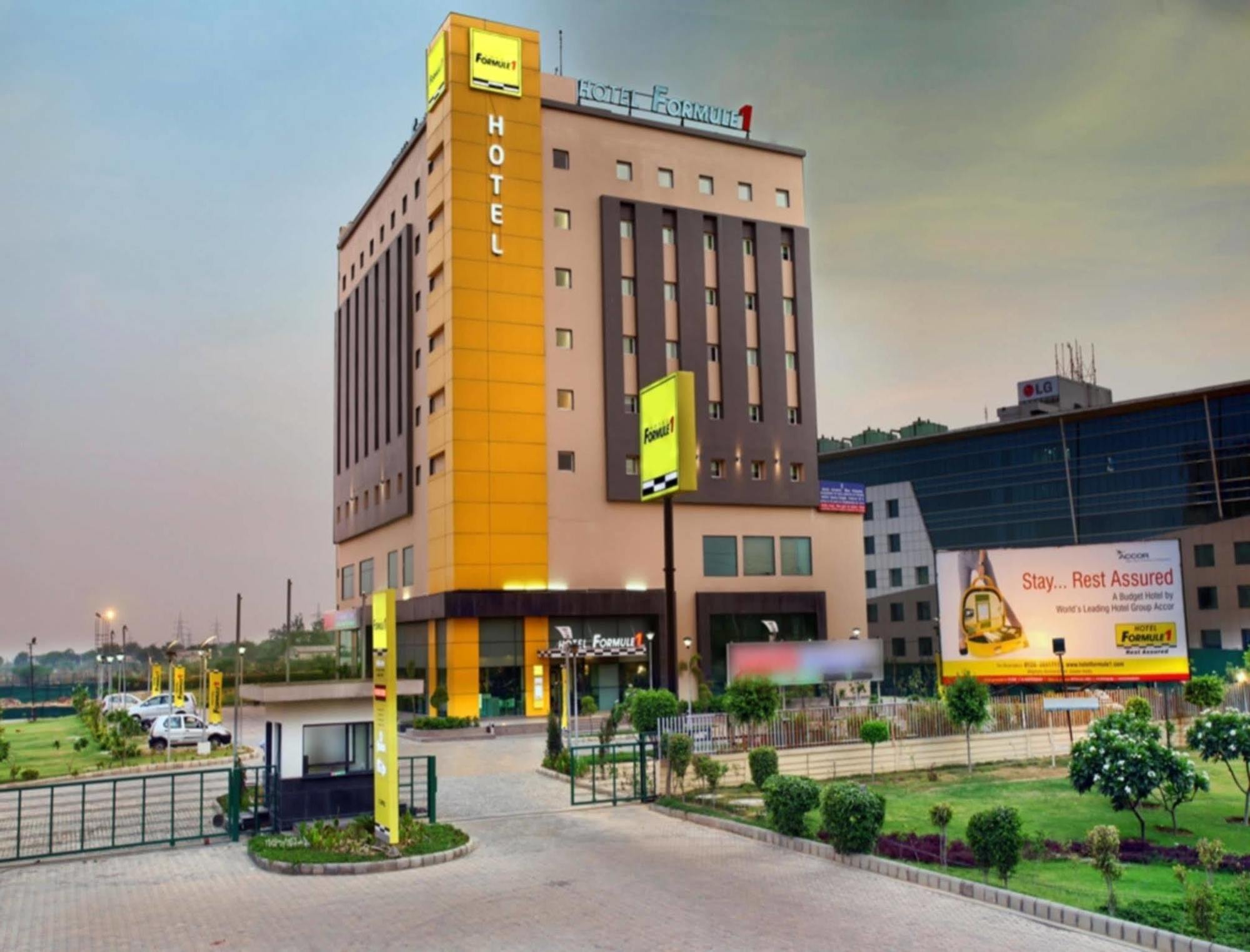Hotel Caspia Pro Greater Noida Εξωτερικό φωτογραφία