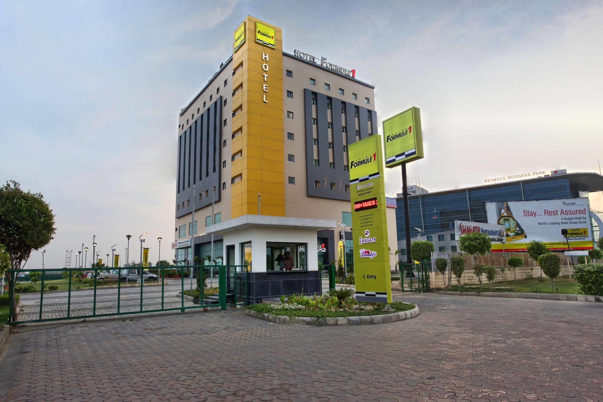 Hotel Caspia Pro Greater Noida Εξωτερικό φωτογραφία
